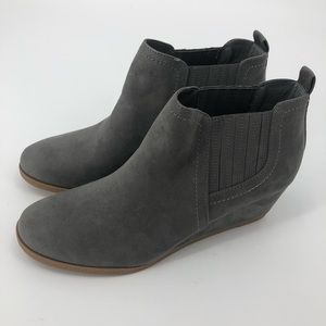 dv8 bria wedge bootie